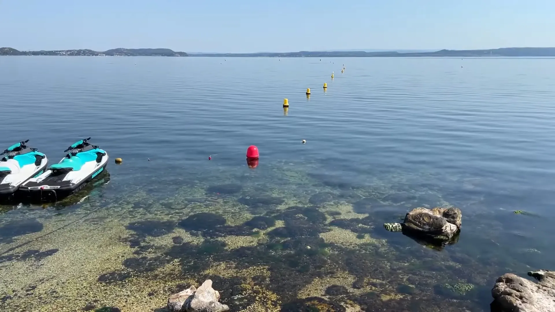 Kitesurf au coucher du soleil sur la Plage du Jaï Etang de Berre