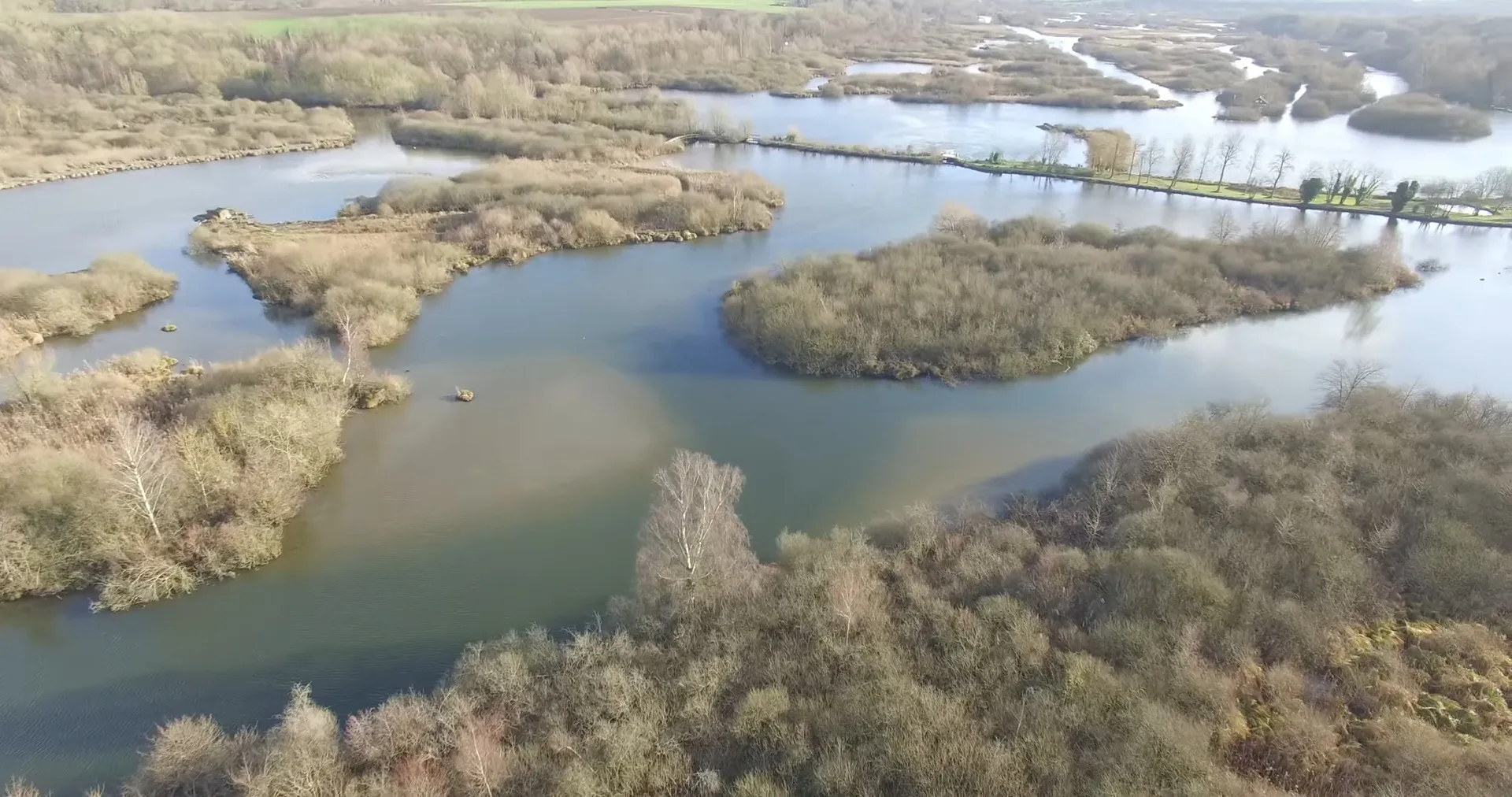 Vue aérienne des méandres et étangs de la Haute-Somme