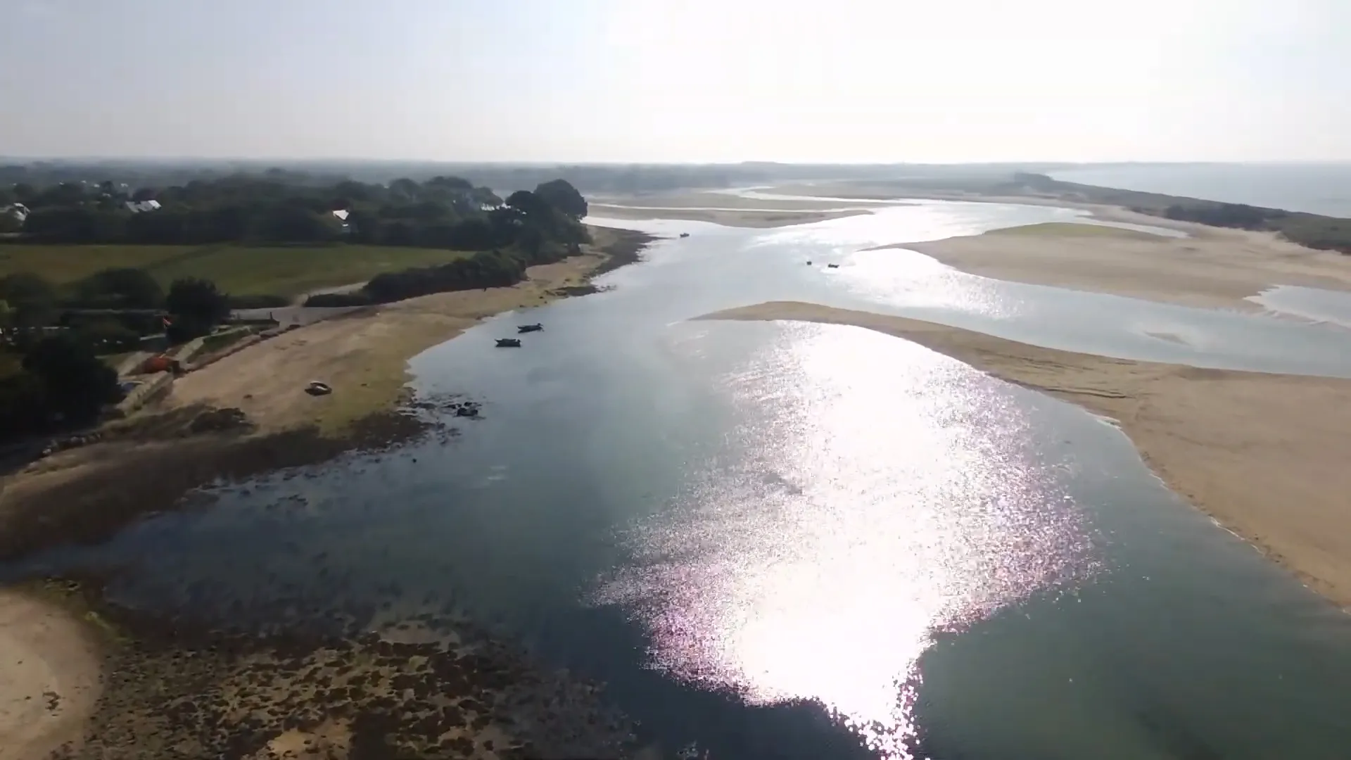 Lagune de la Mer Blanche à Bénodet, sable blanc et eaux calmes