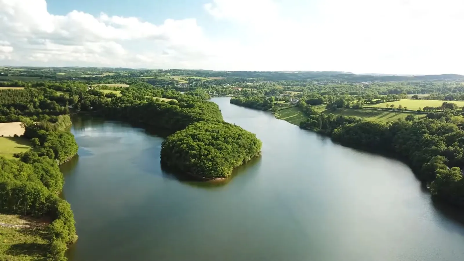 Plage aménagée du Lac de Pont-de-Salars
