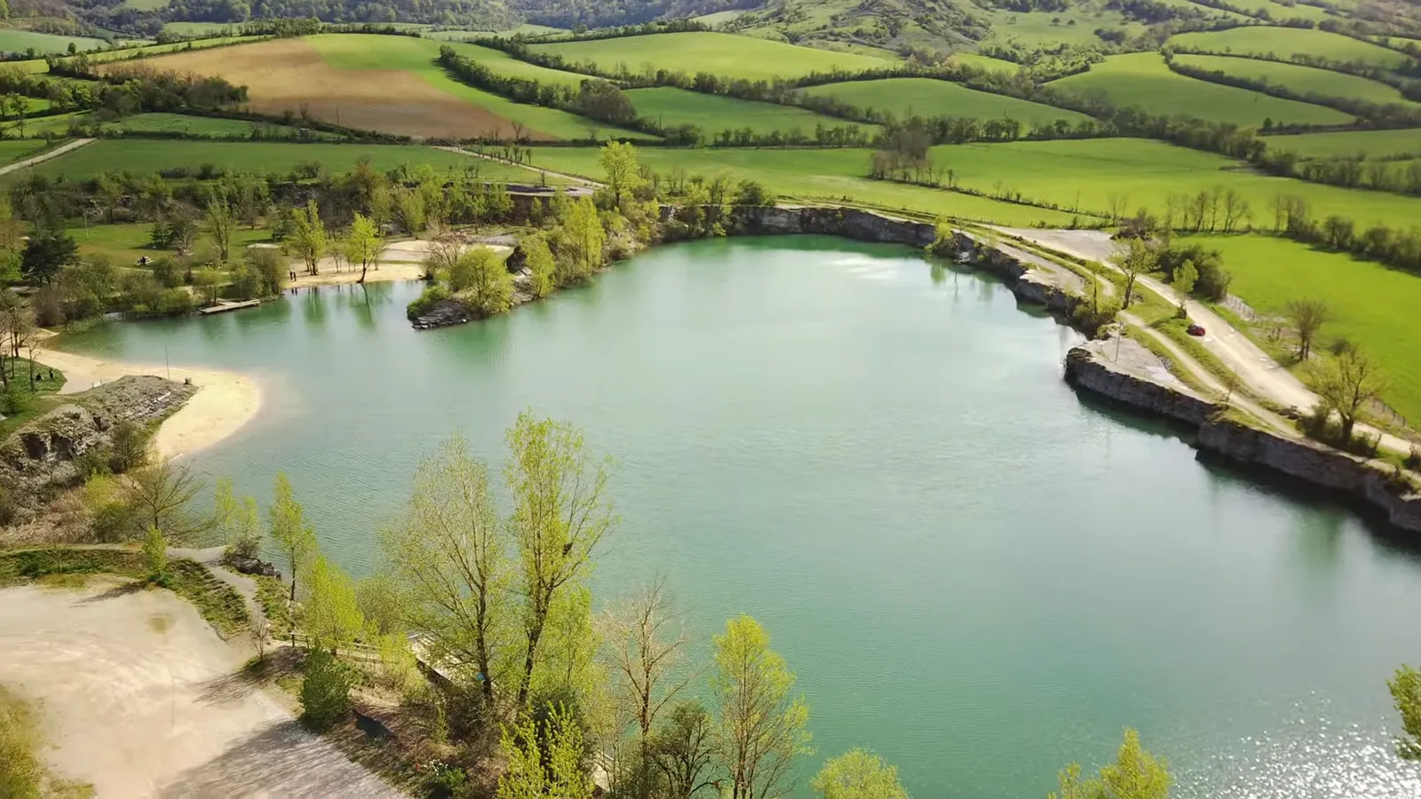 Eau cristalline du Lac de la Cisba
