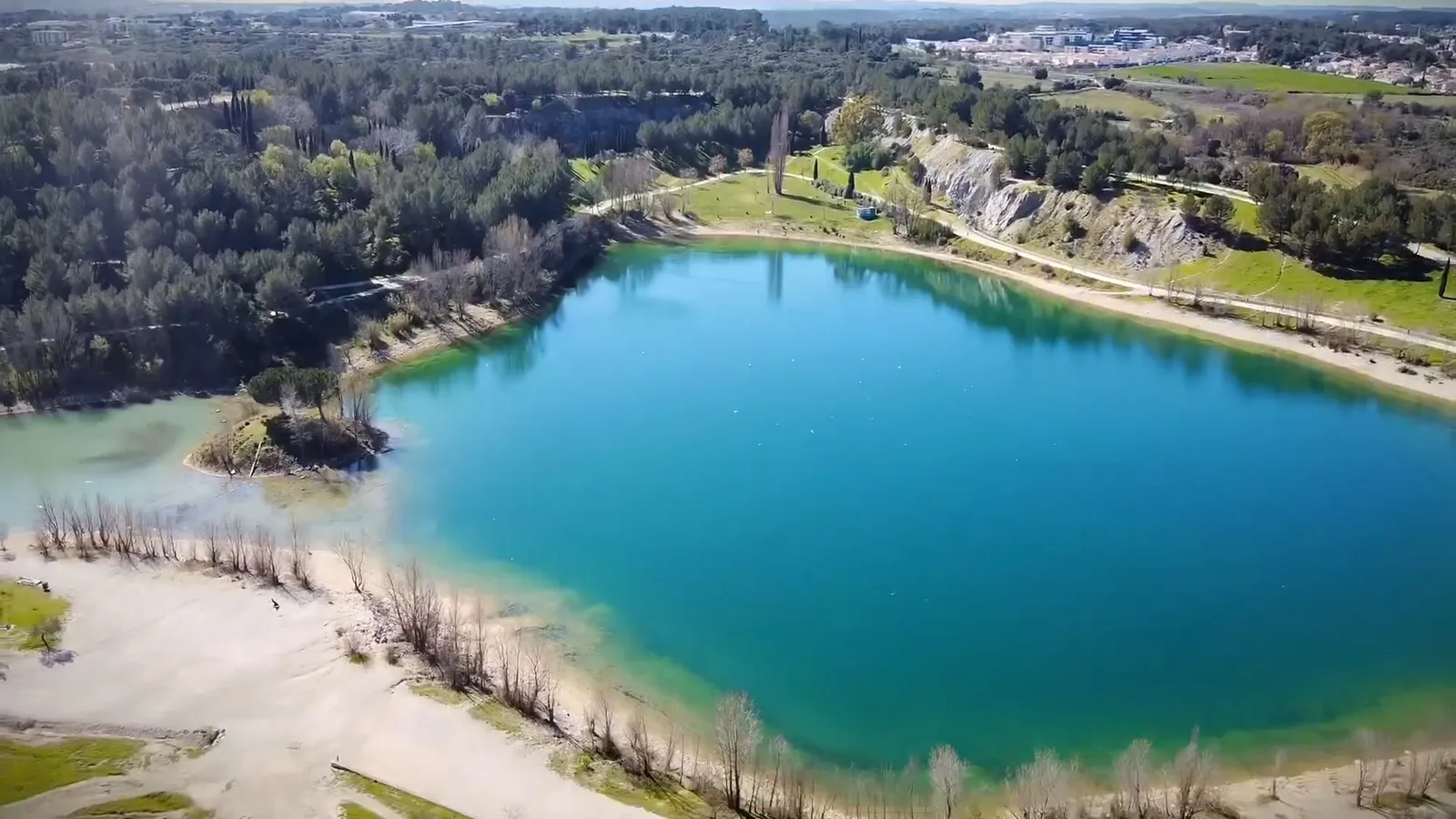 Lac du Crès zone de loisirs urbaine