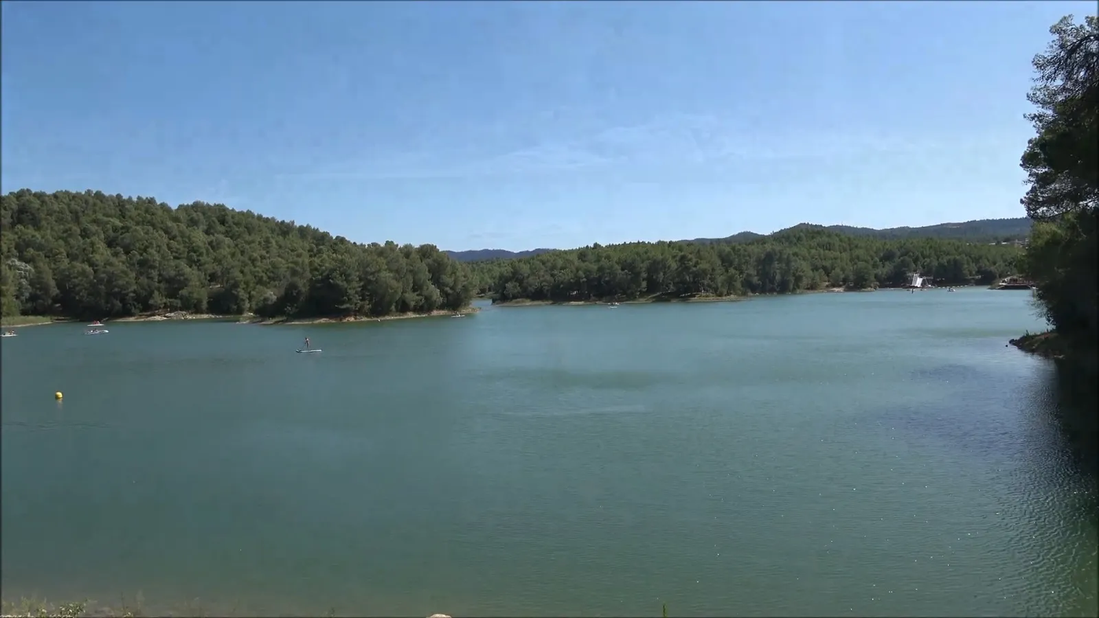Plage du Lac de la Cavayère près de Carcassonne