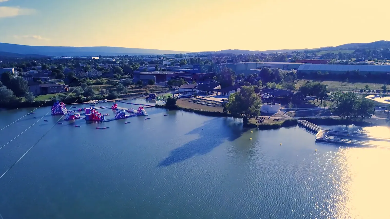 Plan d'eau d'Apt avec activités nautiques