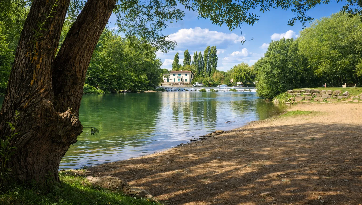 Plage de sable du Bain des Dames sur la Charente