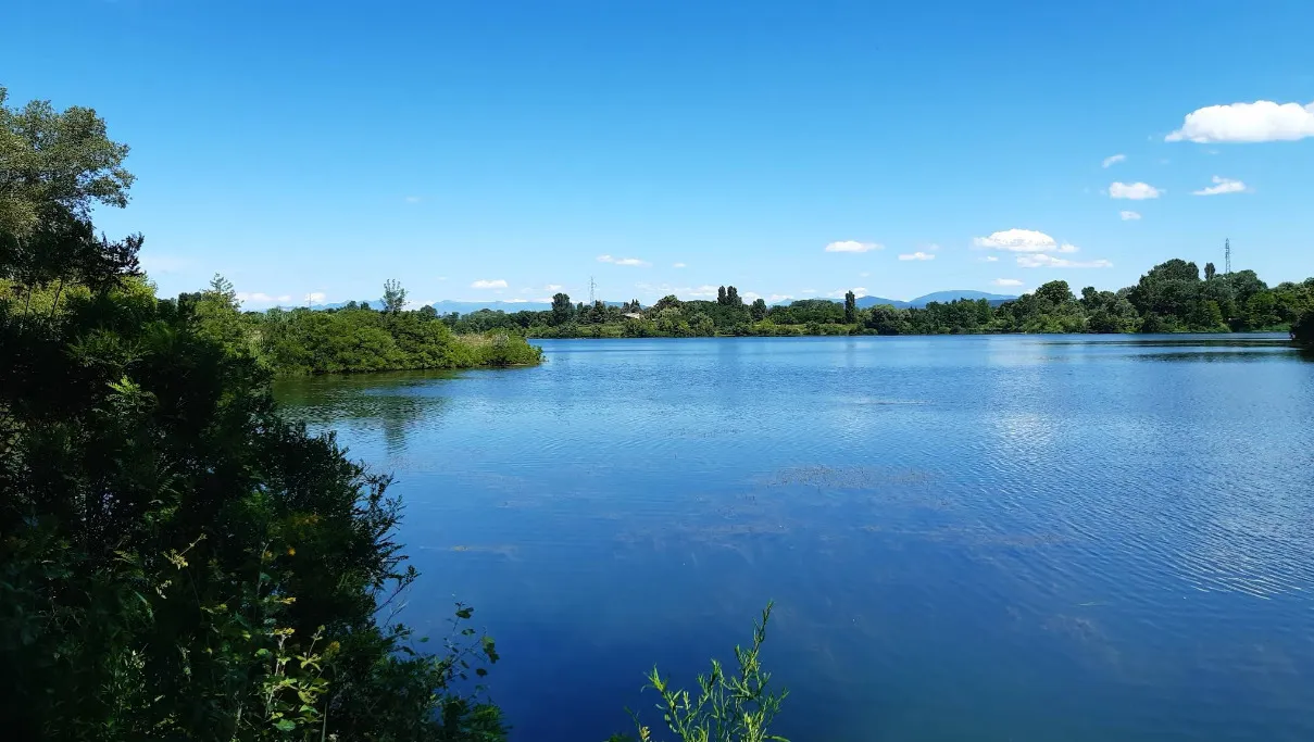 Base de loisirs de Montélimar, plage urbaine et nature
