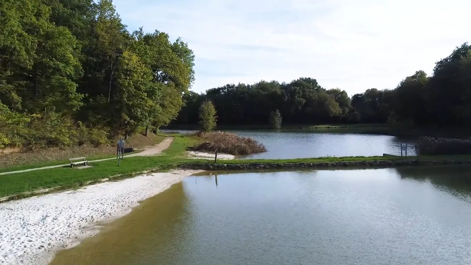 Domaine de Blasimon en automne avec reflets