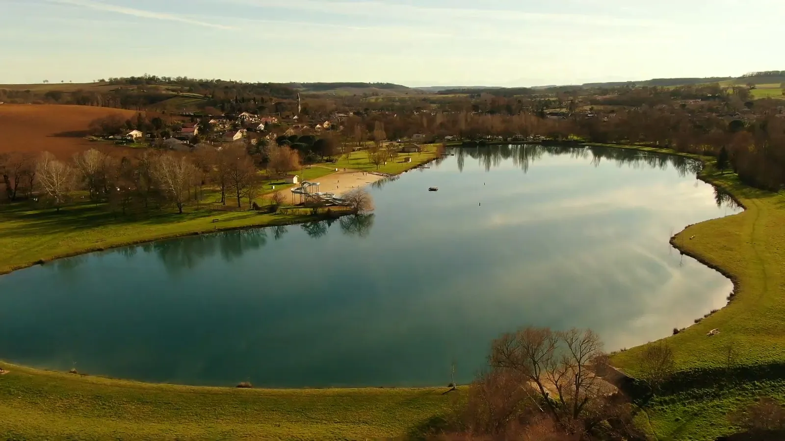 Plage de sable fin à Castéra-Verduzan