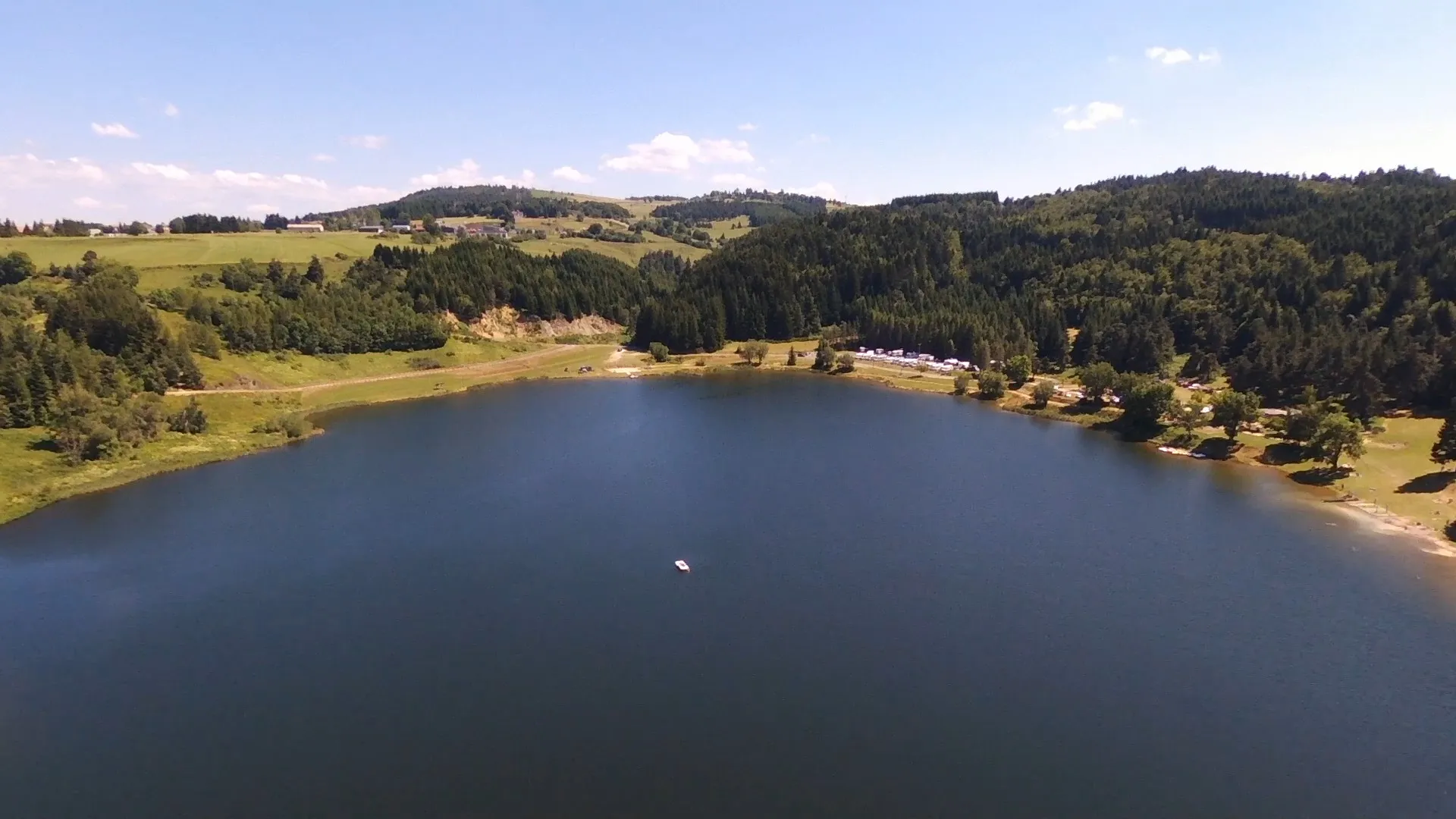Plage et baignade au Lac de Coucouron