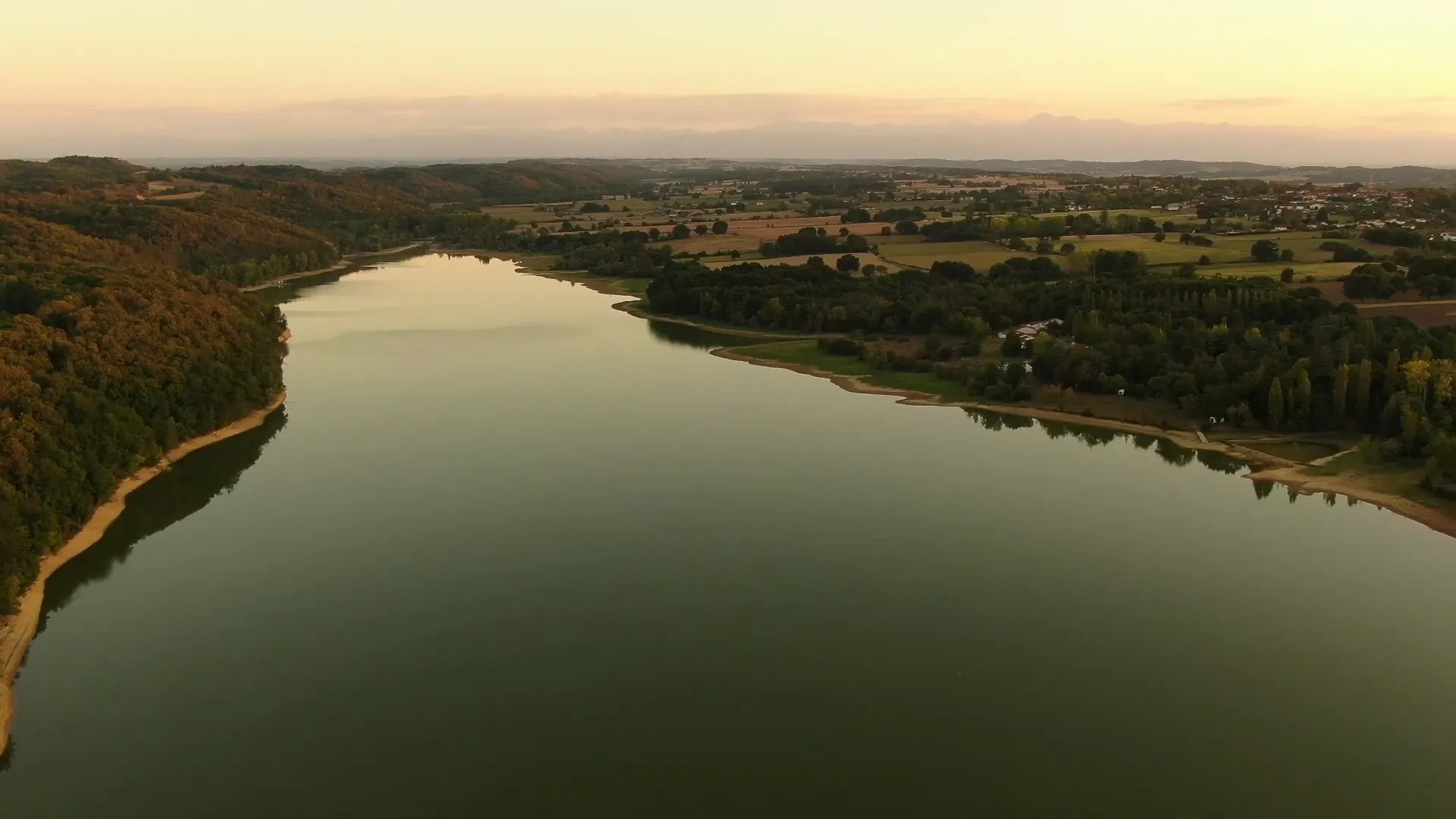 Pêcheur au bord du Lac de Miélan