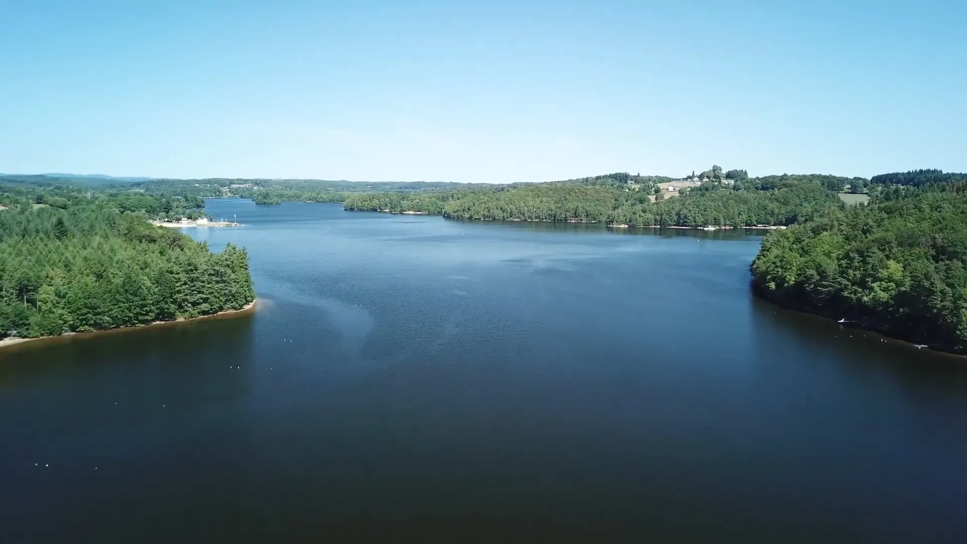 Lac de la Triouzoune Neuvic Nautisme