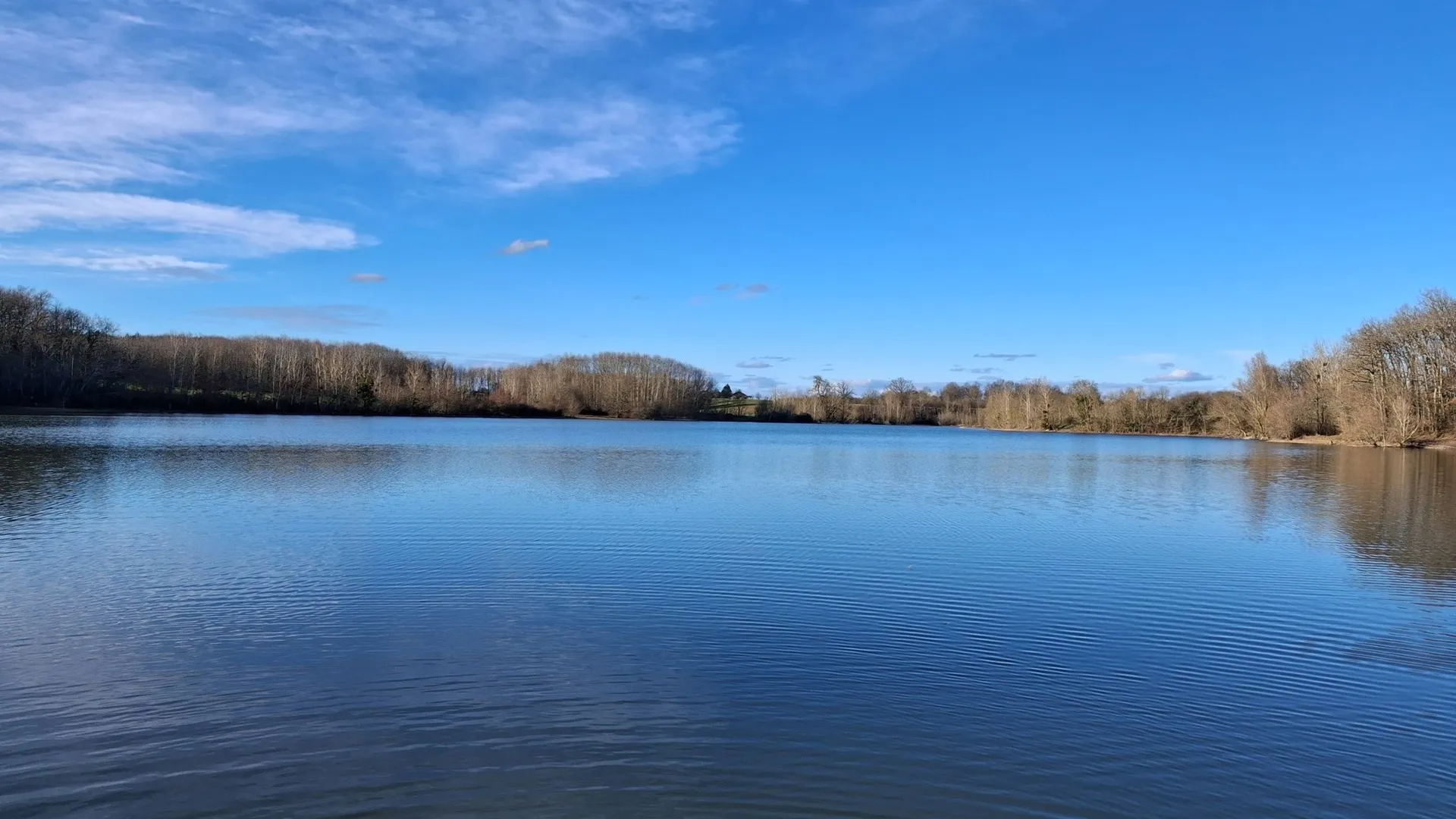 Lac des Graoussettes dans la brume
