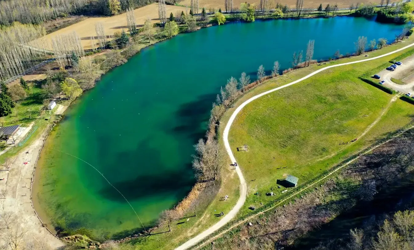Lac des Vernets, verdure et calme
