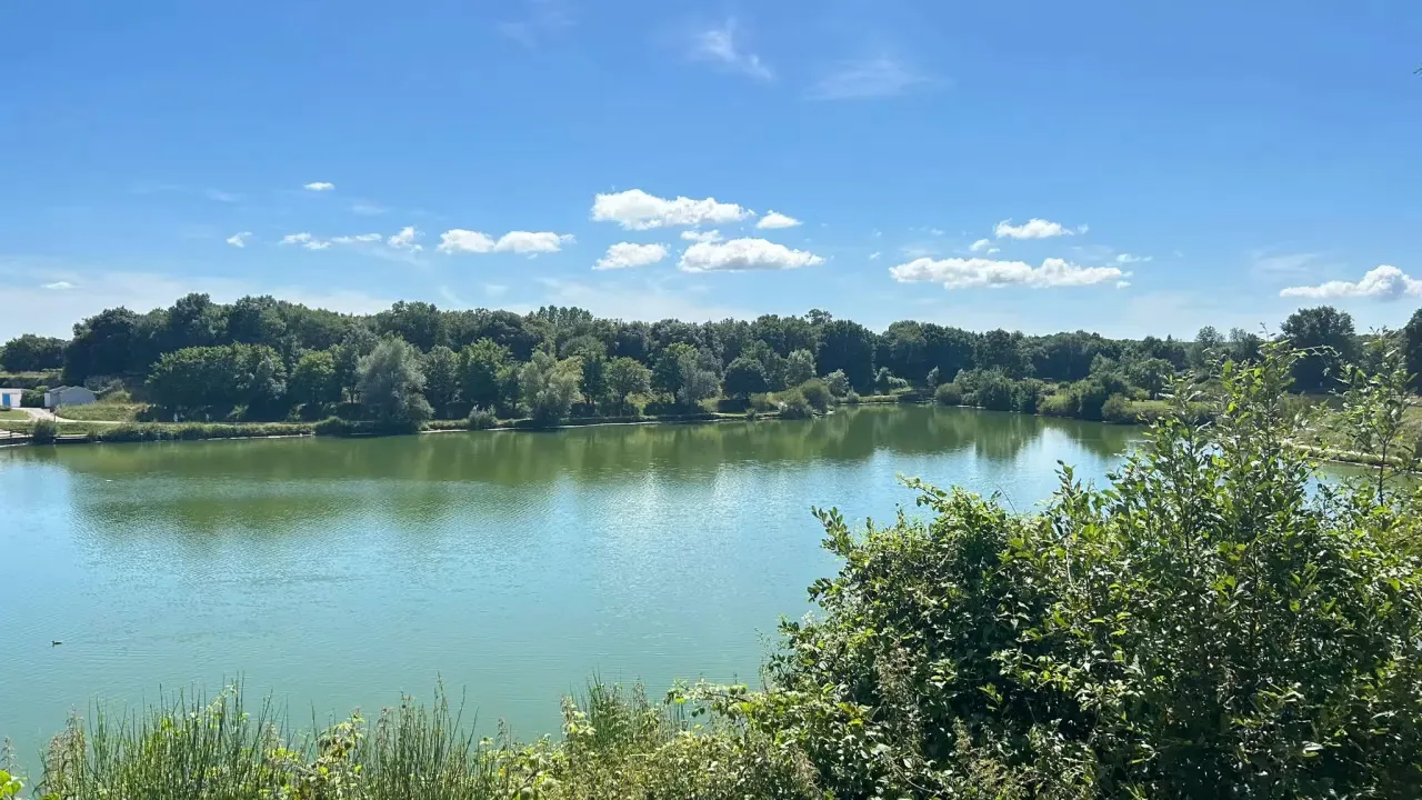 Le Lac du Bois Fleuri à Trizay, reflet et calme
