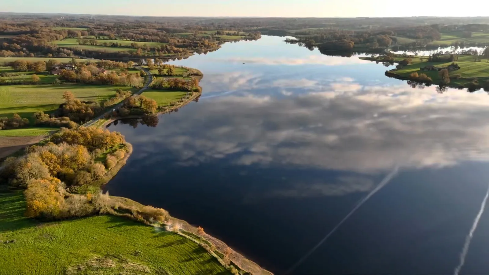 Paysage sauvage du Lac de Mas Chaban