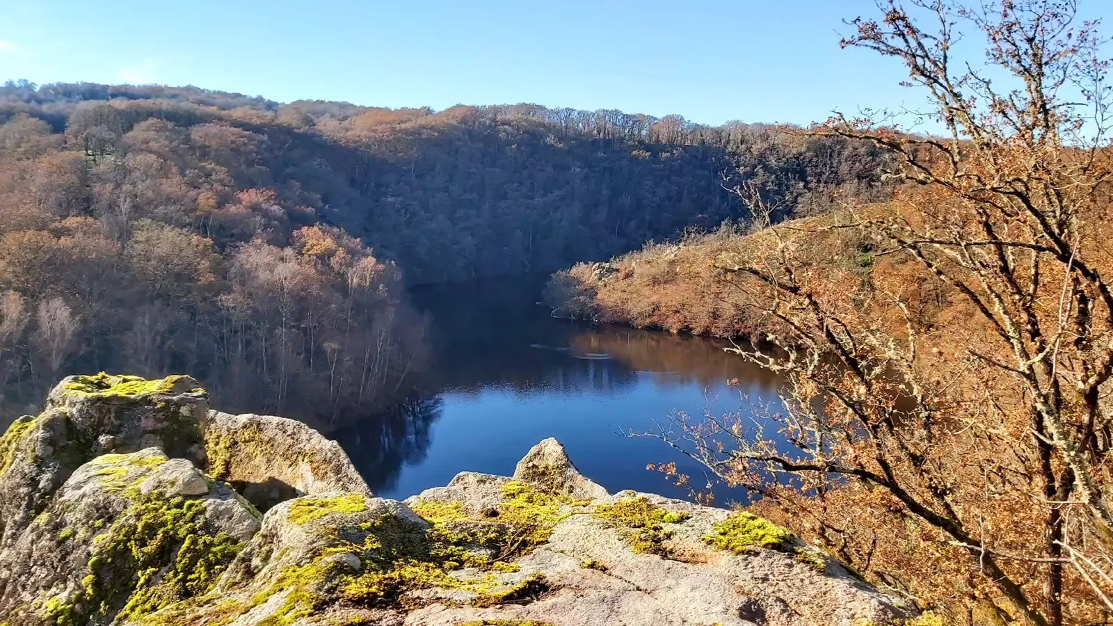 Plan d'eau d'Anzême, gorges de la Creuse et viaduc