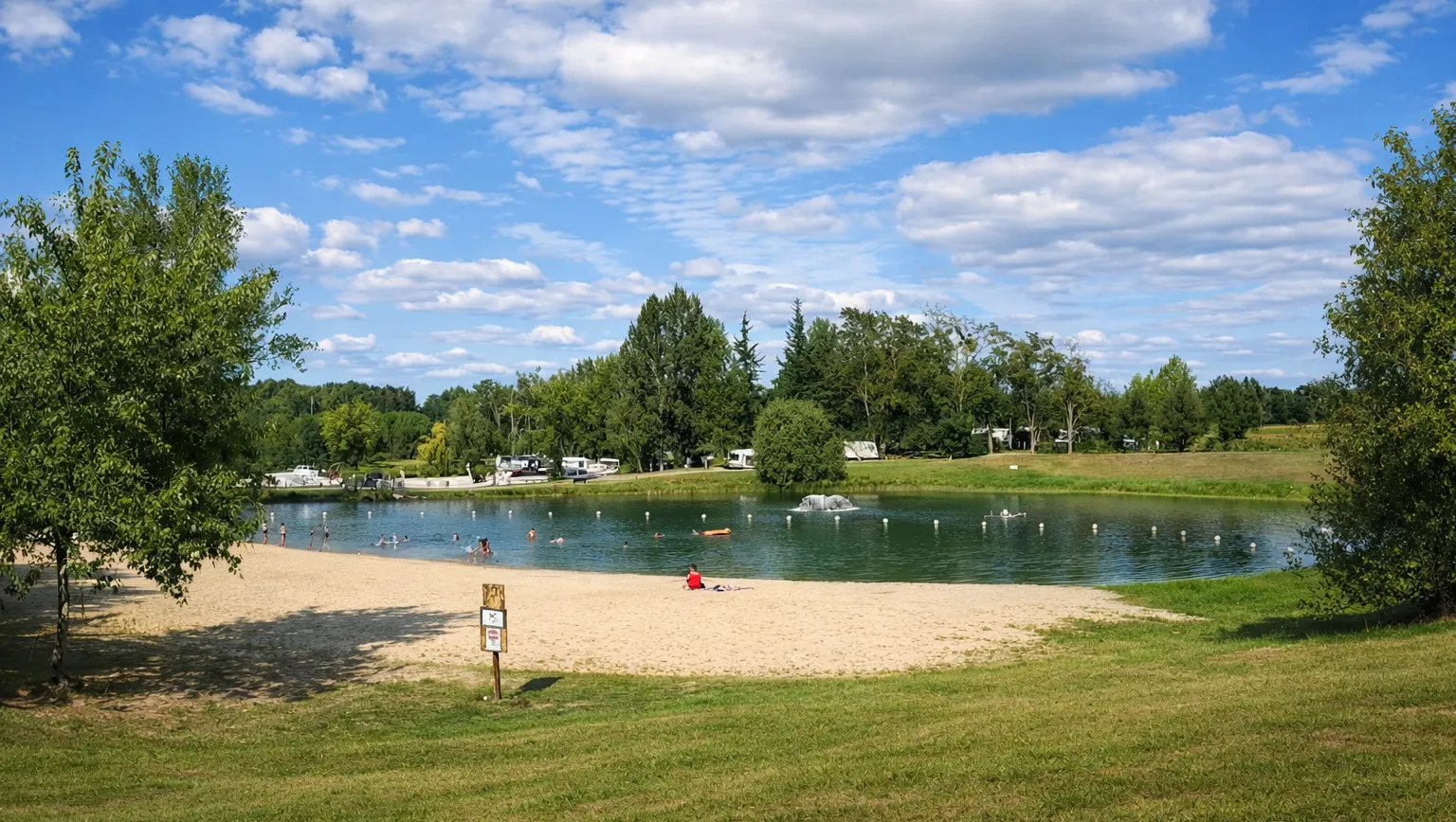 Plan d'eau de Fontet près du Canal de Garonne