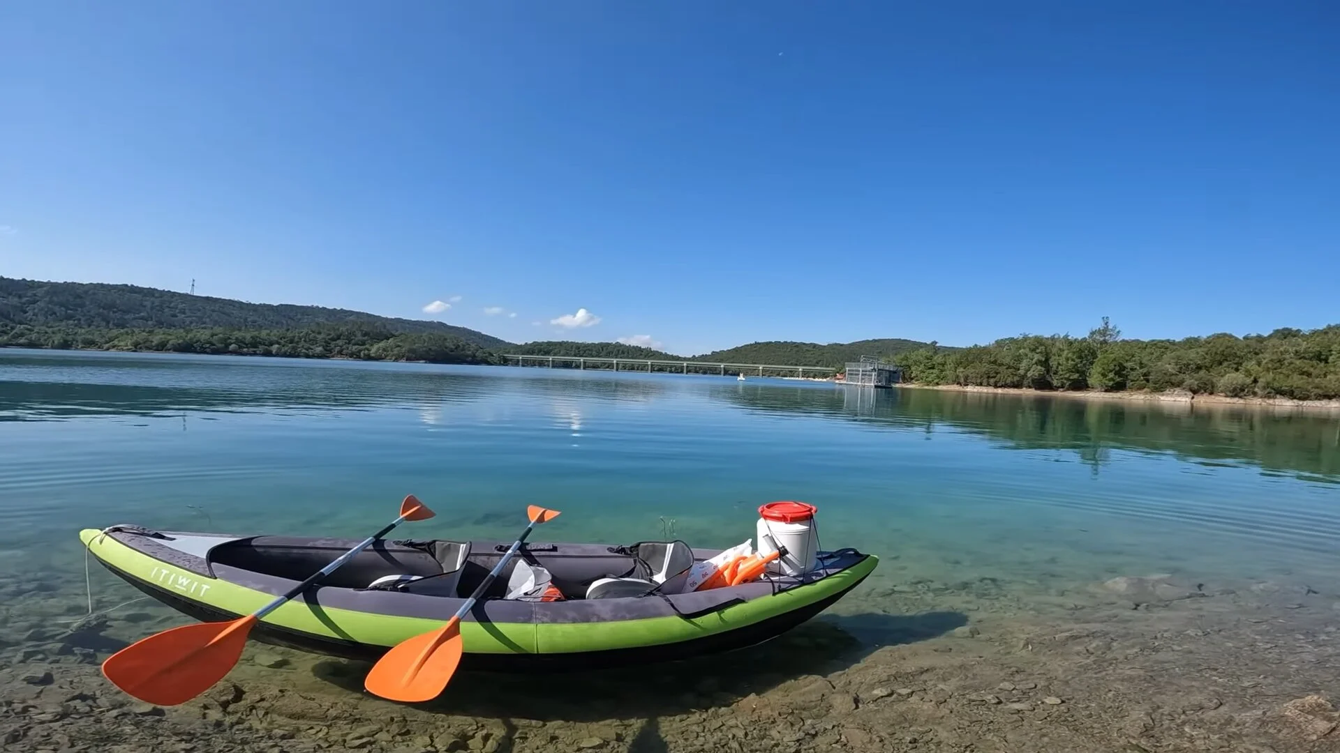 Louer un Canoë Kayak au lac de Saint-Cassien