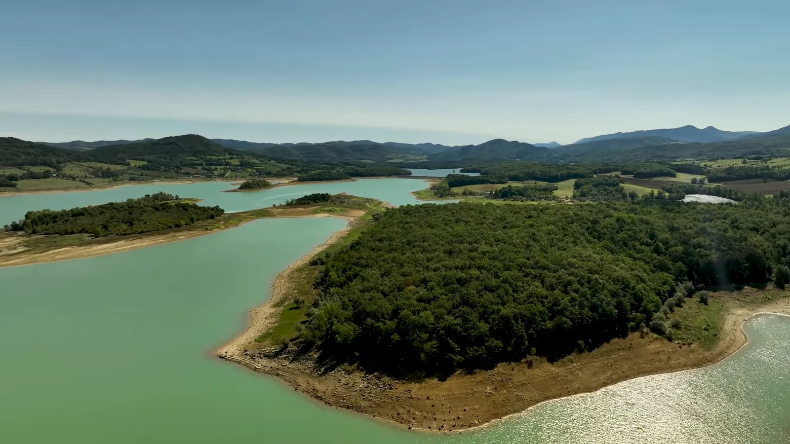 Le lac de Montbel propice à de magnifiques randonnées