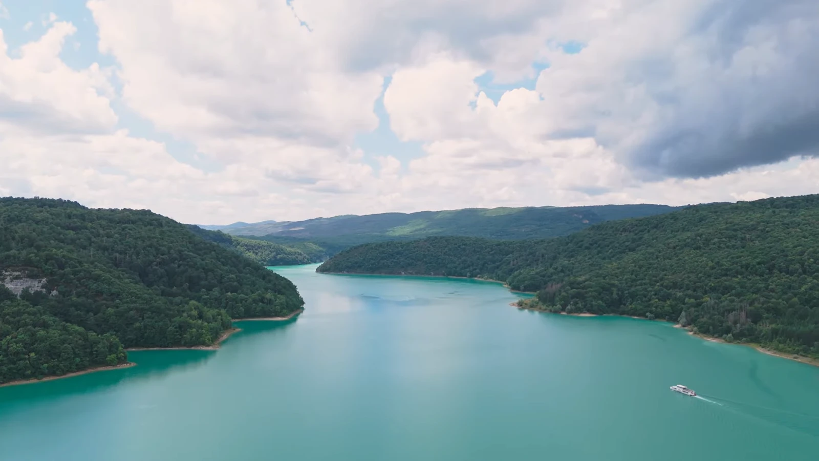 Lac de Vouglans vu du ciel