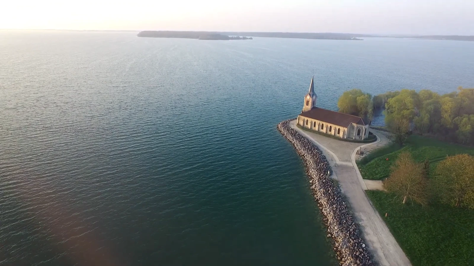 Randonnée à l'église de Champaubert du lac du Der
